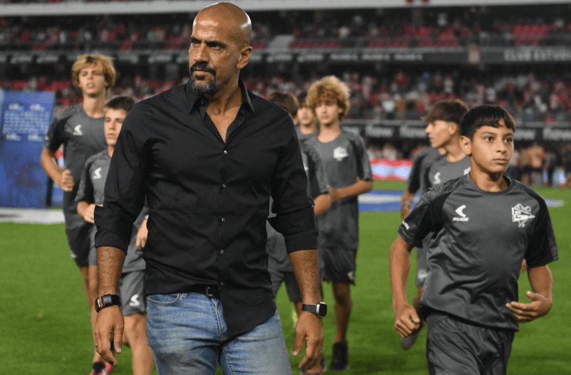 La AFA suspendió a Verón por seis meses luego del polémico pasillo de&nbsp;espaldas