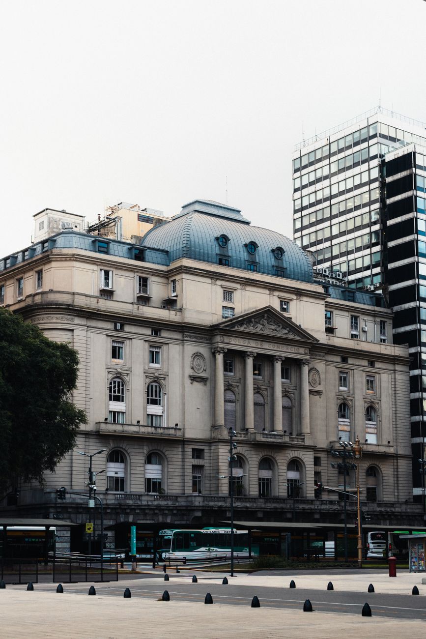 Bomba falsa: evacuaron el Ministerio de Economía por amenaza