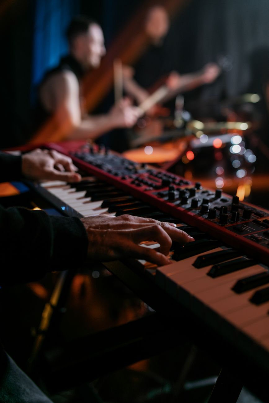 Goles musicalizados al piano: la historia de Marita Belia desde Miami