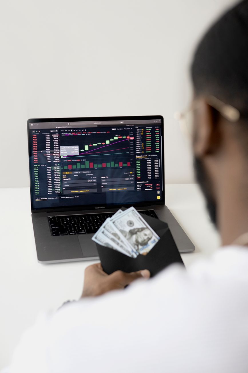 Dólar mayorista retoma tendencia alcista tras semana de&nbsp;caídas